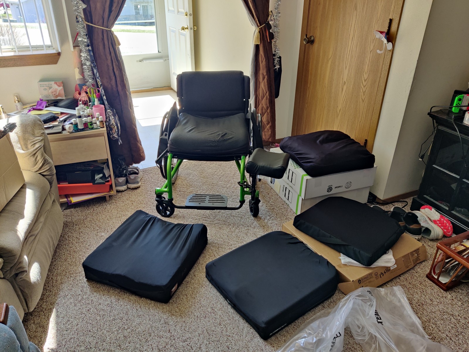 Wheelchair cushion delivery